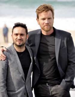 Ewan Mcgregor y Juan Antonio Bayona