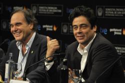 Oliver Stone y Benicio Del Toro